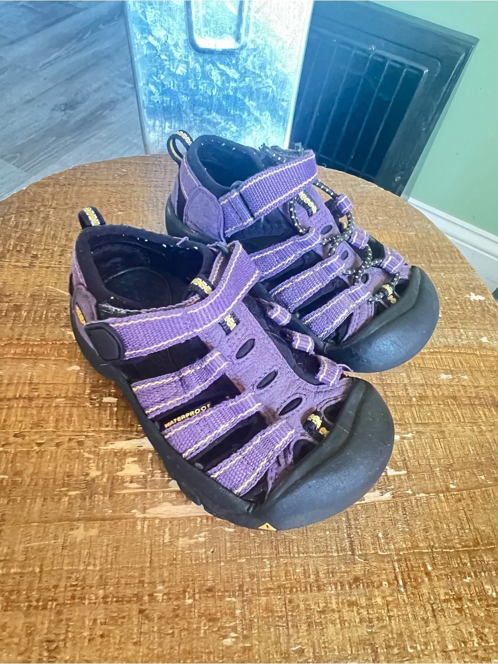 Keen breathable closed